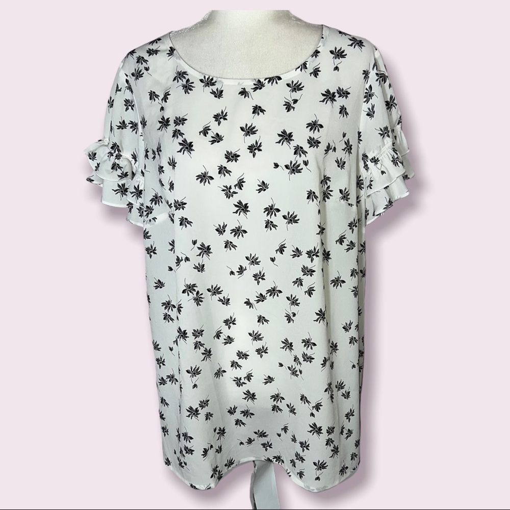 NWT Stylish Spring Blouse